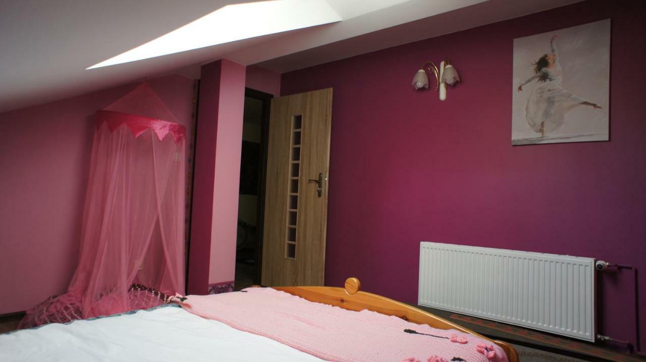 W Cieniu Sosen Hotel Grebow Exterior photo